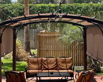 Hoyt House Luxury Bed & Breakfast - Fernandina Beach - Patio