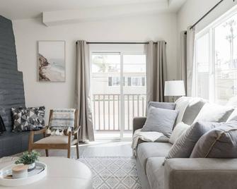 The Rosemont IV - La Jolla Luxury - Del Mar - Living room