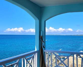 Home Sweet Home Resort - נגריל - מרפסת