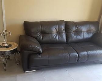 Serene Pastures - Midrand - Вітальня