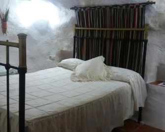 Cueva Rural La Noguera - Pegalajar - Bedroom