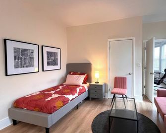 B2-2-Gorgeous-Shiny 4 Br-2 Full Bath - New Haven - Bedroom