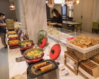 Just Enjoy Business Hotel - Tainan - Restaurante