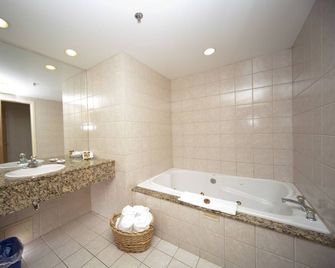 Brewster Mountain Lodge - Banff - Bathroom