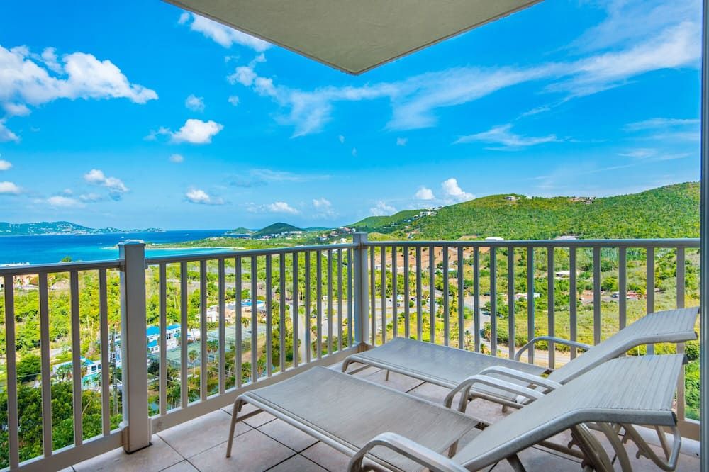 Breathtaking Views of St. John & BVI. Remodelled villa. Airport pickup. - סנט תומאס - מרפסת