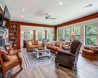 Wildwood Ranch- Pool And Privacy On 160 Acres - Whitesboro - Lounge