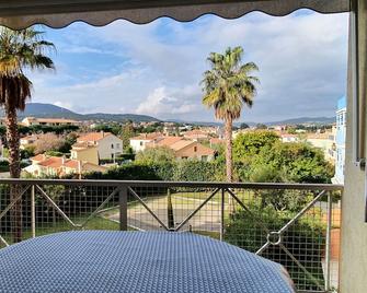 Downtown 2-bedroom apartment with garage - Sainte-Maxime - Balcony