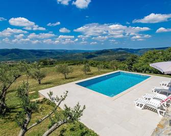 Rona Mea Vista Room 2 - Buzet - Piscina