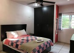 A Clean, Private & Quiet Full Apartment In A Typical Yucatan Area. - Mérida - Chambre