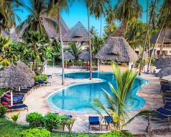 Paradise Beach Resort - Uroa - Pool