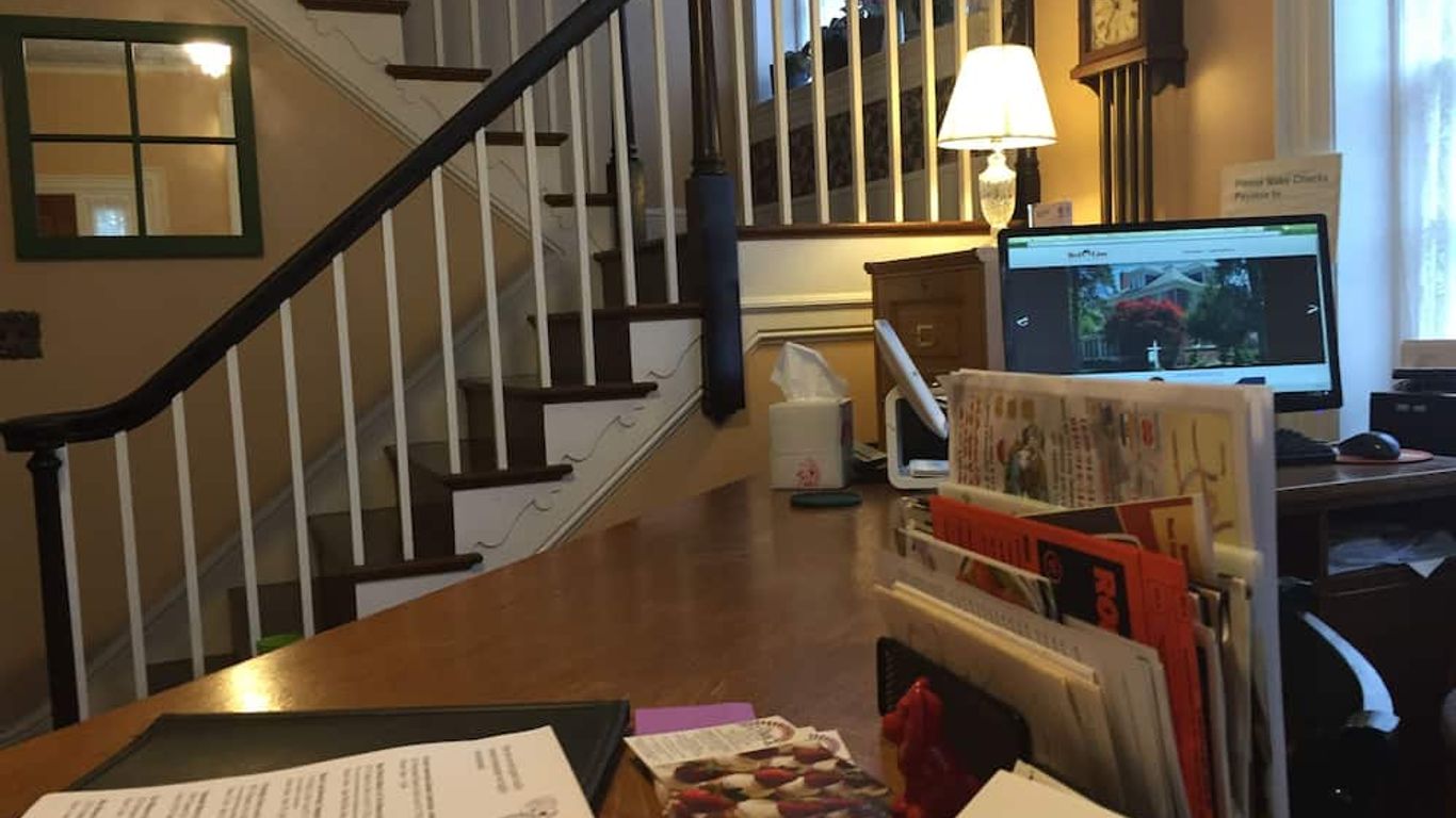 Red Lion Bed & Breakfast