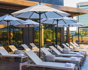Hotel Indigo Irving - Las Colinas By IHG - Irving - Patio