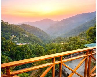 Goroomgo Uk Homestay Nainital With Himalayan View - Nainital - Balcony