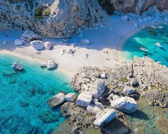 Hotel Ristorante La Conchiglia - Cala Gonone - Gebäude