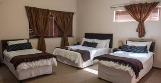 Ramasibi Guest Services - Cape Town - Bedroom