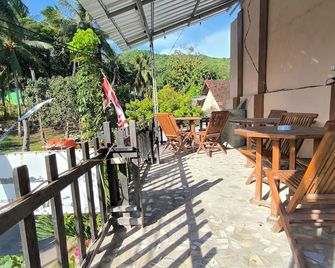 New Lishafa Guesthouse - Karimunjawa - Patio