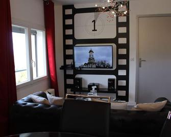 Hippolits - Châtel-Guyon - Salon