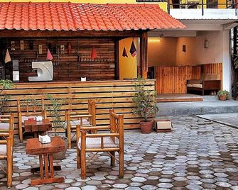 Doors Hotel Thamel - Katmandú - Patio