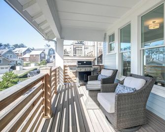 Ocean-View Home- Chefs Kitchen, Private Hot Tub, Dog Friendly, Double Patio - Pacific Beach - Balcón