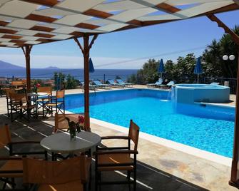 Apartments Jota - Samos - Pool