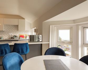 Seabourne Penthouse Stunning Seaviews with optional hot tub hire at Homesweetholidayhomes - Scarborough
