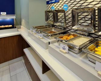 Holiday Inn Express & Suites Southfield - Southfield - Buffet
