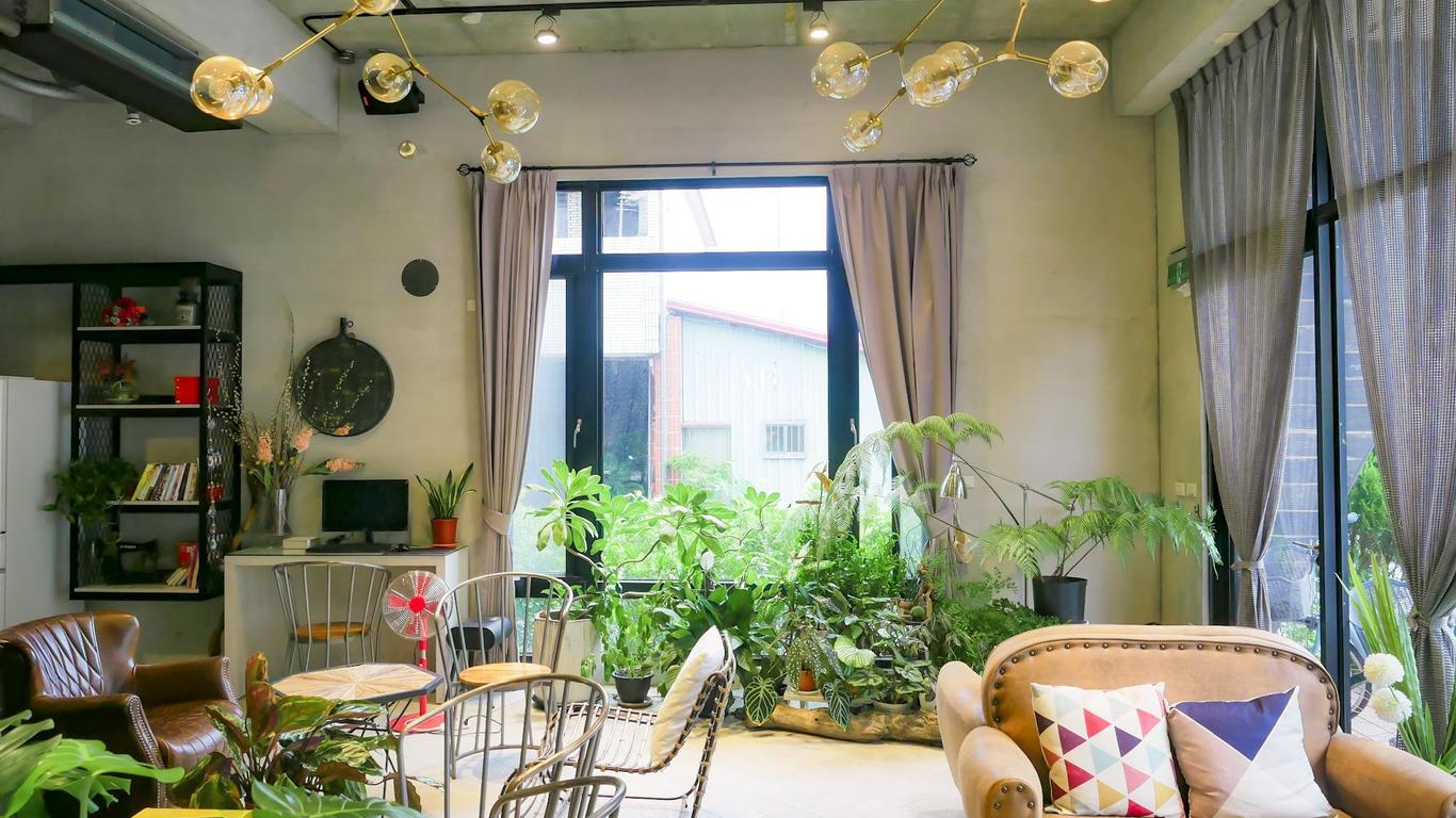 ذا كومباس إن