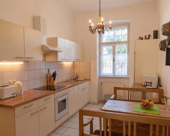 Ferienwohnungen Dr. Neubert - Krems an der Donau - Kitchen