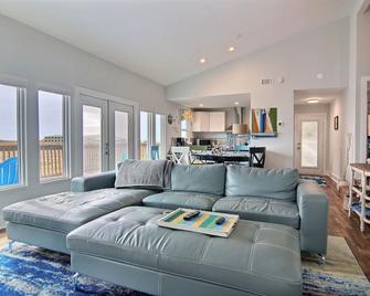 Sea View Villa - Port Aransas - Living room