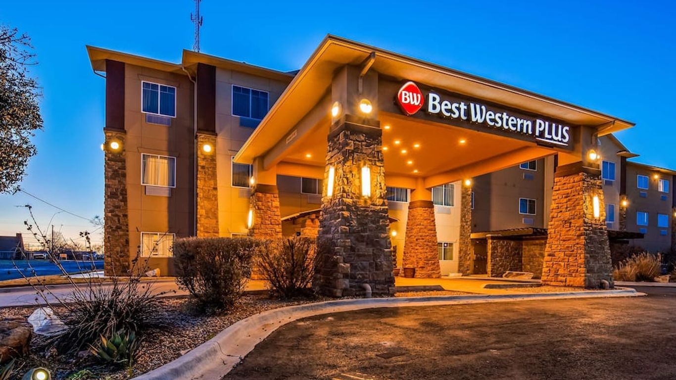 Best Western Plus Seminole Hotel & Suites