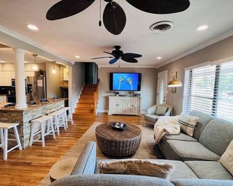 Private Resort Home with Pool & Hot Tub - Indian Harbour Beach - Living room