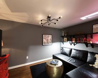 Cozy Bungalow in Beautiful Neighborhood - Seattle - Sala de estar