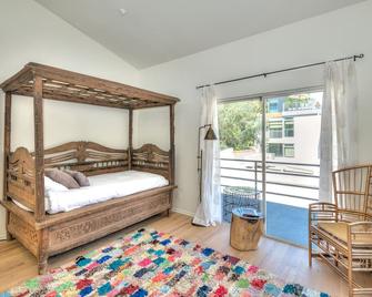 West Hollywood Townhouse with Loft and Balconies - West Hollywood - Bedroom