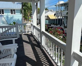 Douglas House - קי ווסט - מרפסת