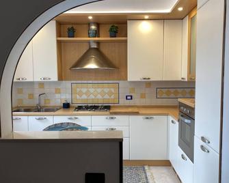 Opale Apartment With Terrace - Venice - Kitchen