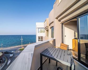 Hom54 Luxury Suites - Heraklion - Balcony