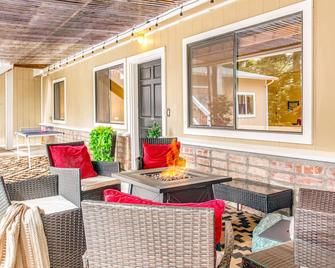 Cedars Hideaway - Stanwood - Patio