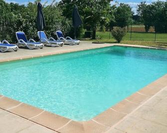 La Bastide du Vebron - Grospierres - Pool