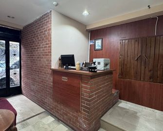 Rozza Hotel - Istanbul - Front desk