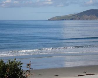 Sea & beach views with safe swimming 15 min north of Dunedin. - Port Chalmers - Playa