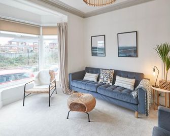 Host & Stay - Retreat By The Sea - Redcar - Wohnzimmer