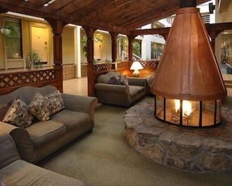 3/3 Christie Lodge Vail, Skiing, Hot Tub, Pool! - Avon - Lobby