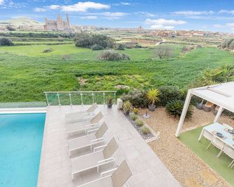 Twilight Gozitan Farmhouse With Pool - Happy Rentals - Għasri