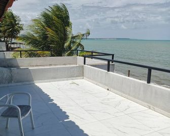 Gorgeous 6-bedroom house with WiFi in Barra de Santo Antônio - Barra de Santo Antônio - Balkon