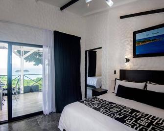 Villa Roca Boutique Resort & Suites - Adult Only - Manuel Antonio - Bedroom