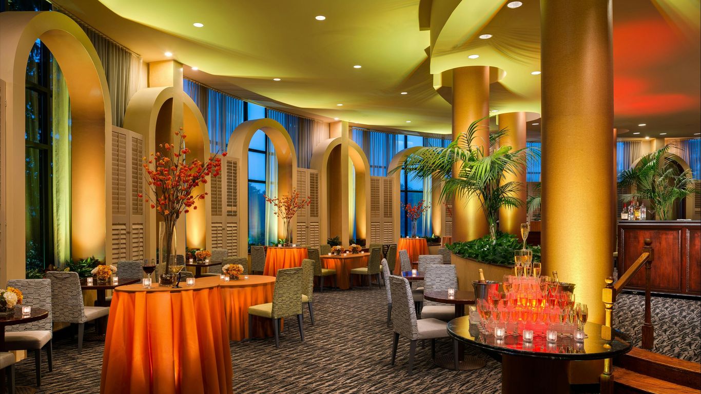 DoubleTree by Hilton Washington Dulles Airport