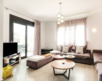 Villa in Crete with Stunning Rural Views - Adelianos Kampos - Obývací pokoj