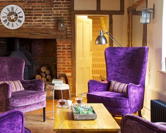 The Queen's Inn - Cranbrook - Area lounge