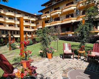 Pousada Vovó Carolina - גרמאדו - פטיו