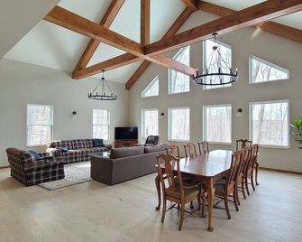 Beautiful cabin for your mountain biking adventure - Deerwood - Dining room